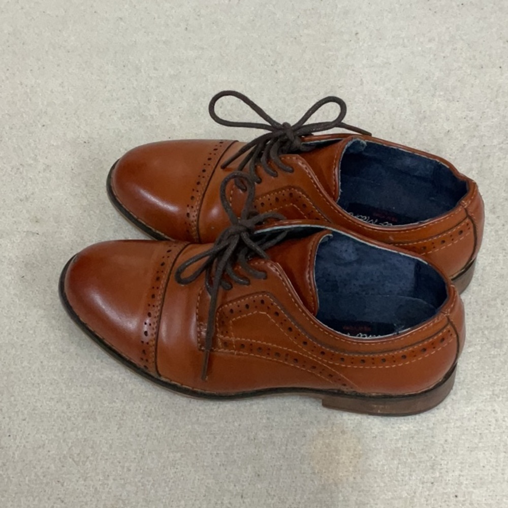 EUC Boys Bruno Marc dress shoes